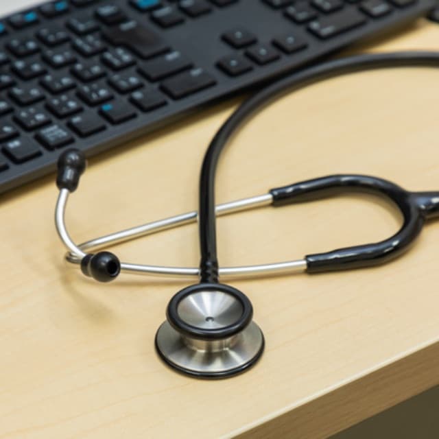 聴診器とPC